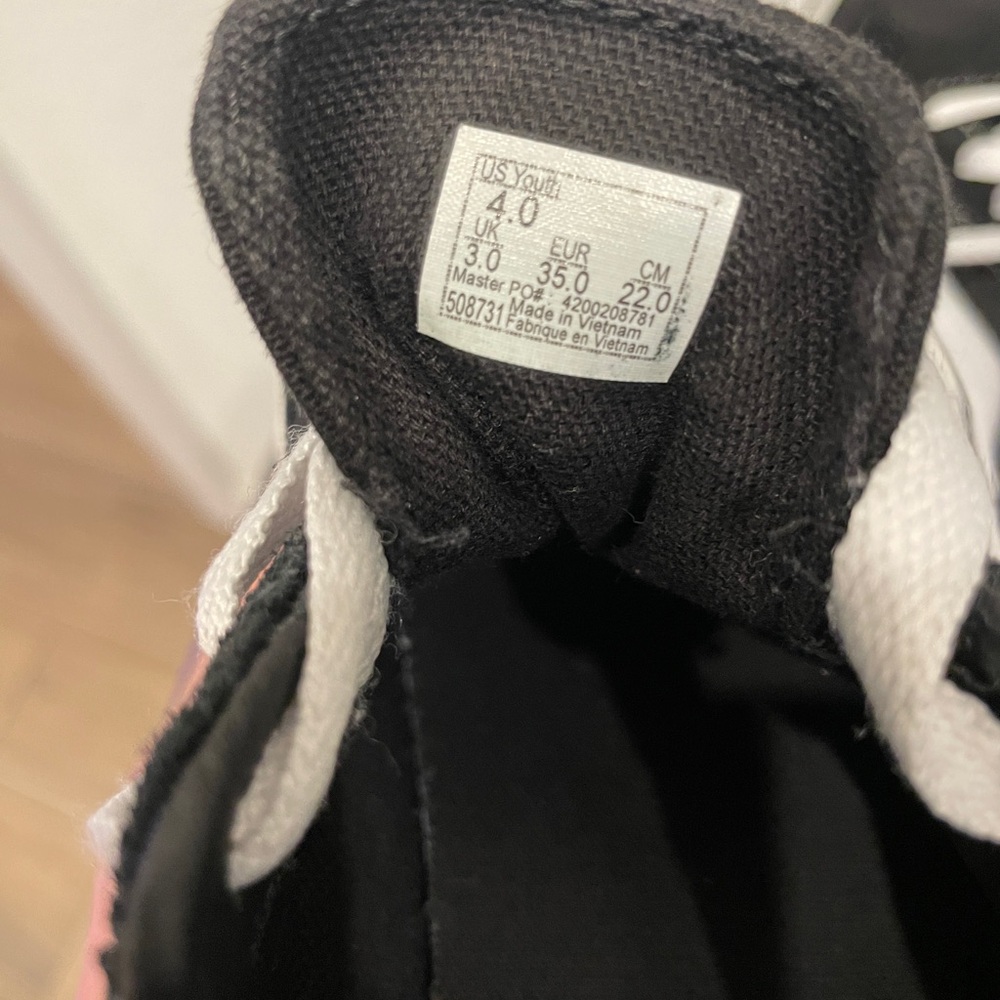 Vans Old Skool Shoe B&W Low Tops - Youth 4 - Picture 7 of 7